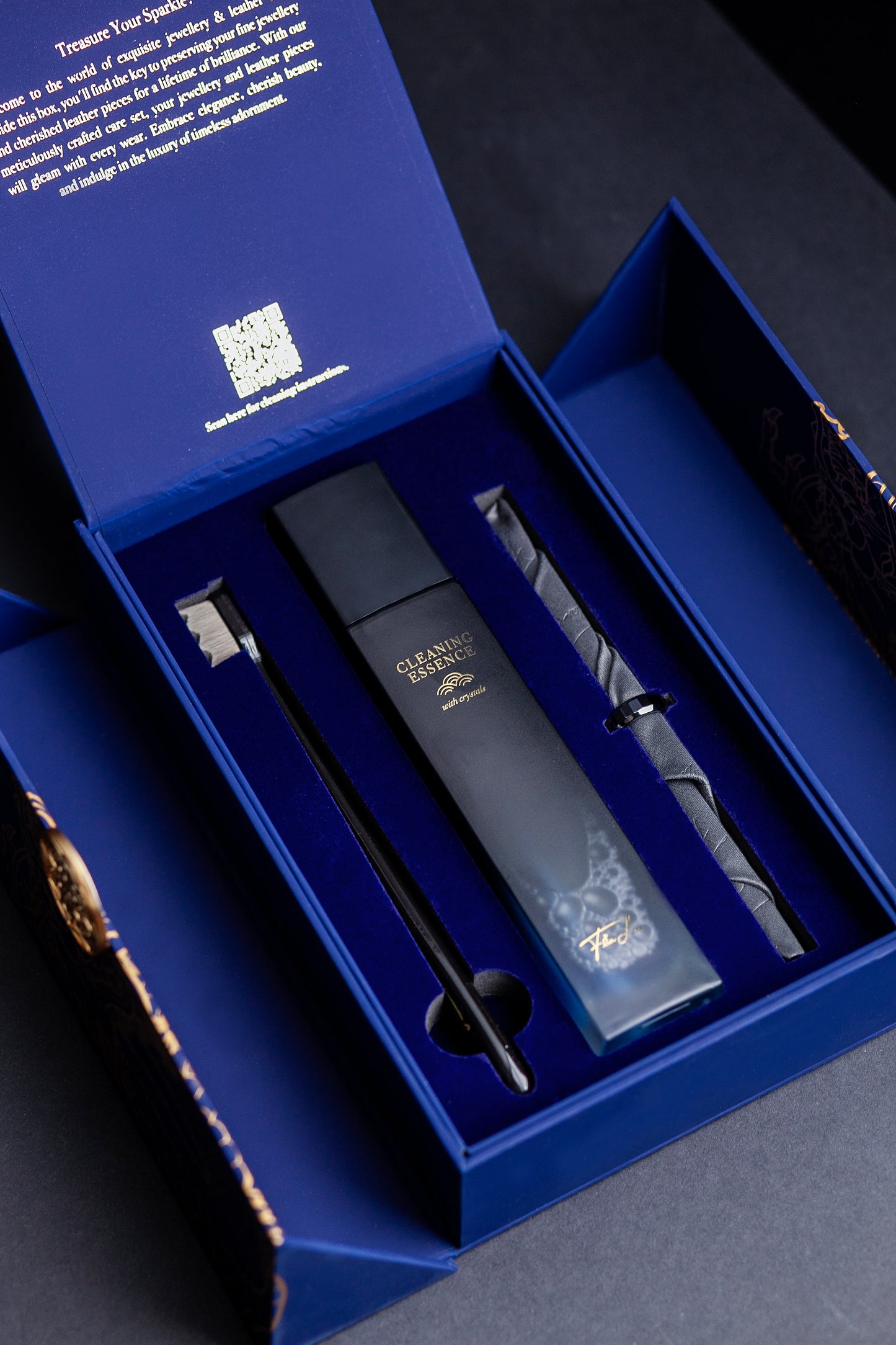 JEWELLERY AND LEATHER CARE SET